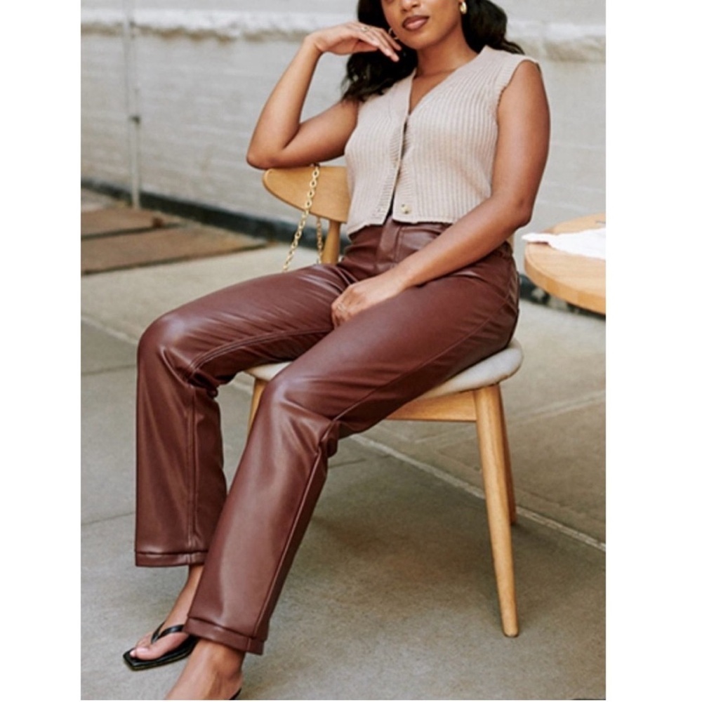 Abercrombie & Fitch '90s Straight Ultra High Rise Faux Leather Pant Brown 32